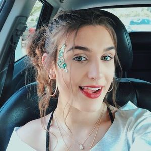 Meet your Posher, Mackenzie